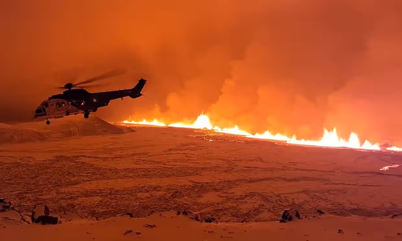  Núi lửa phun trào tại khu vực Tây Nam Iceland.
