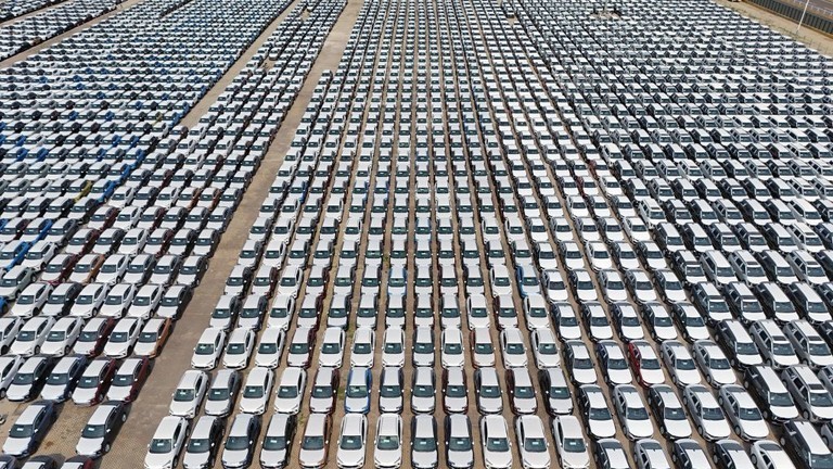 Năm 2023 ghi nhận lần đầu tiên Trung Quốc vượt Mỹ về số lượng và doanh số bán xe ô tô.