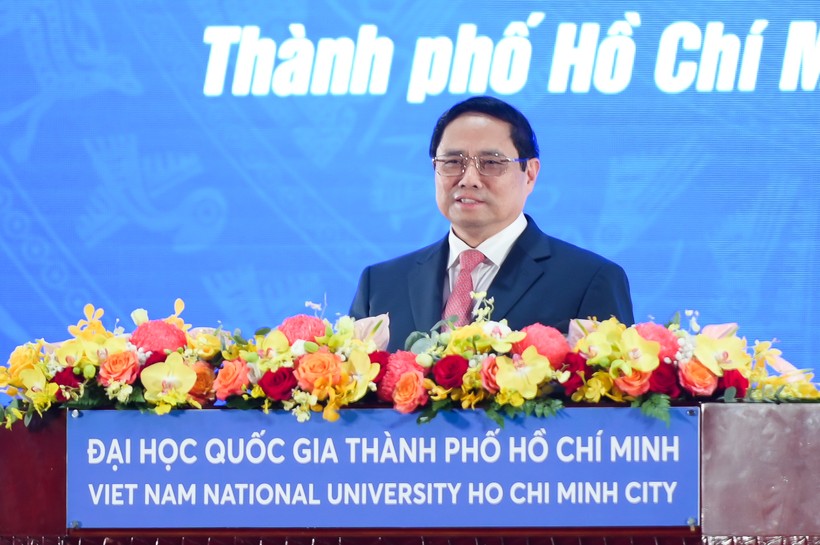 Thủ tướng Phạm Minh Chính phát biểu tại lễ khai khóa năm 2023 Đại học Quốc gia TPHCM. Ảnh: ĐHQG TPHCM
