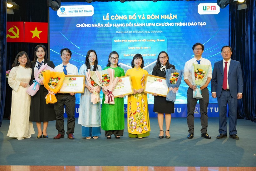 Không chỉ khẳng định chất lượng đào tạo trên hệ thống giáo dục Việt Nam, học hiệu NTTU còn tham gia kiểm định và vang danh ở nhiều bảng xếp hạng quốc tế. (Ảnh: NTTU)