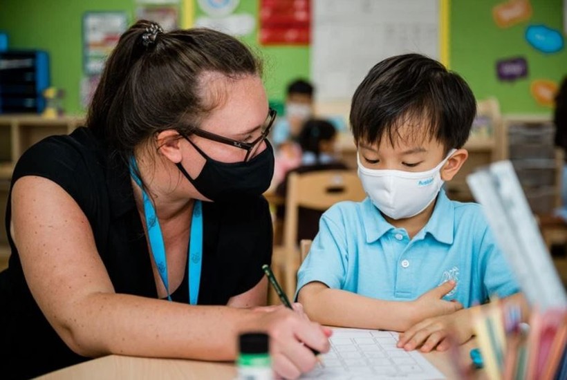 Trường Tiểu học Việt Nam Tinh Hoa sẽ có đội ngũ giáo viên được tuyển chọn nghiêm ngặt từ khắp nơi trên thế giới.