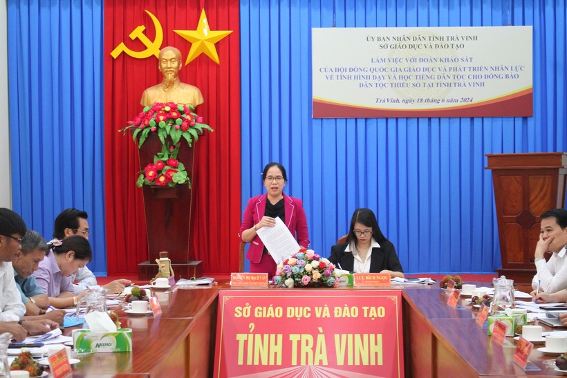 Bà Nguyễn Thị Bạch Vân, Giám đốc Sở GD&ĐT phát biểu tại buổi làm việc.