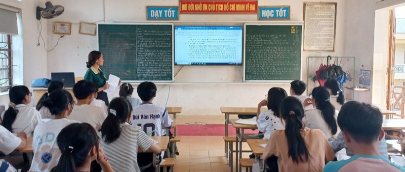 Giờ học phụ đạo cuối buổi chiều của giáo viên, học sinh Trường THPT Đặng Thai Mai (Thanh Chương, Nghệ An). Ảnh: NTCC