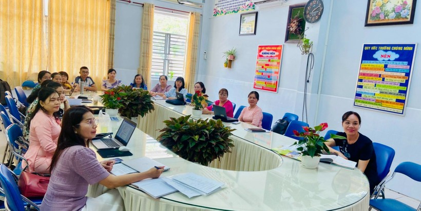 Trường Tiểu học Võ Trường Toản (quận Ninh Kiều, TP Cần Thơ) tổ chức tập huấn, bồi dưỡng chuyên môn cho giáo viên. Ảnh: NTCC