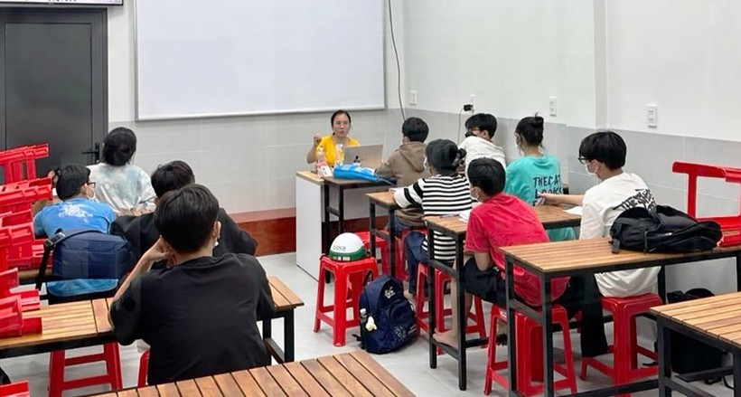 Một lớp ôn thi được mở tại trung tâm ở phường Tam Hòa (TP Biên Hòa, Đồng Nai). Ảnh: C.Nghĩa