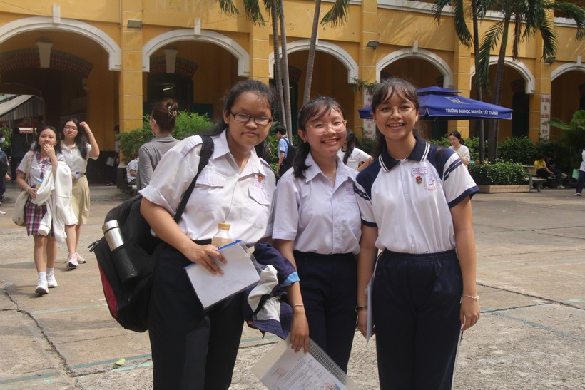 Học sinh TP Hồ Chí Minh tham dự kỳ thi tuyển sinh vào lớp 10 năm 2024. Ảnh: Hồ Phúc.
