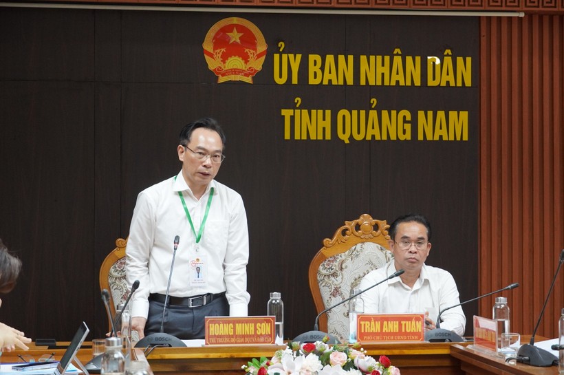 Thứ trưởng Bộ GD&ĐT Hoàng Minh Sơn lưu ý Quảng Nam cần chú trọng công tác bảo mật liên quan đến đề thi, bài thi.