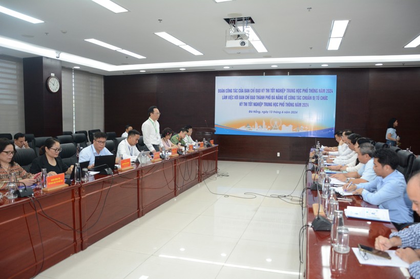 Đoàn công tác Ban chỉ đạo cấp quốc gia kỳ thi tốt nghiệp THPT năm 2024 làm việc với UBND TP Đà Nẵng về công tác chuẩn bị cho kỳ thi.