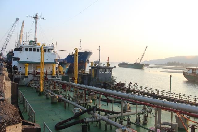 Cận cảnh hệ thống bơm hút dầu trên tàu của Công ty Hoàng Sơn (Ảnh: Báo Hải Quan)