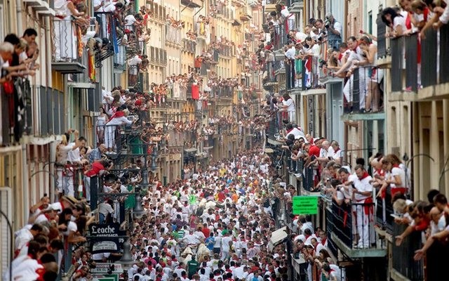 Vì sao Tây Ban Nha không cấm lễ hội bò tót “dã man“?