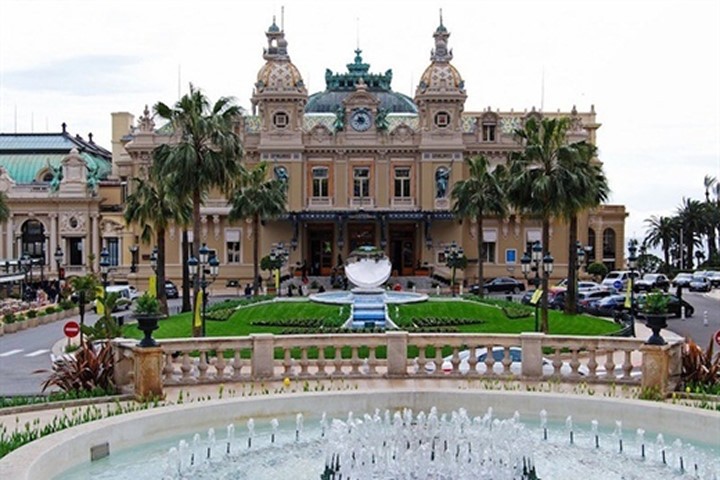 Bên trong sòng bạc khét tiếng nhất thế giới ở Monaco