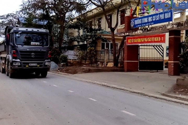 Hà Nội: Xe tải "đại náo" Người dân lo lắng mỗi khi ra đường