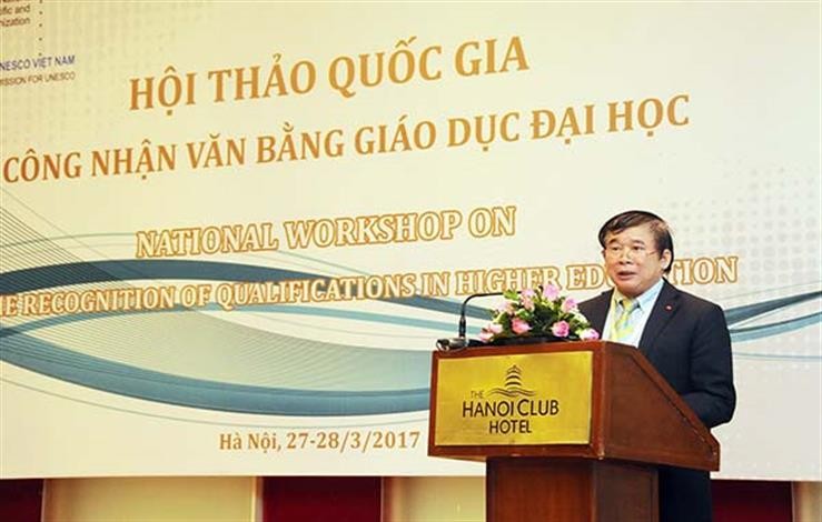 Thứ trưởng Bùi Văn Ga phát biểu chỉ đạo Hội thảo 