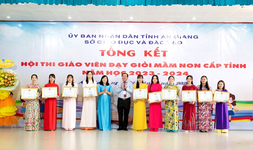 An Giang khen thưởng 96 giáo viên mầm non dạy giỏi cấp tỉnh năm học 2023 - 2024.