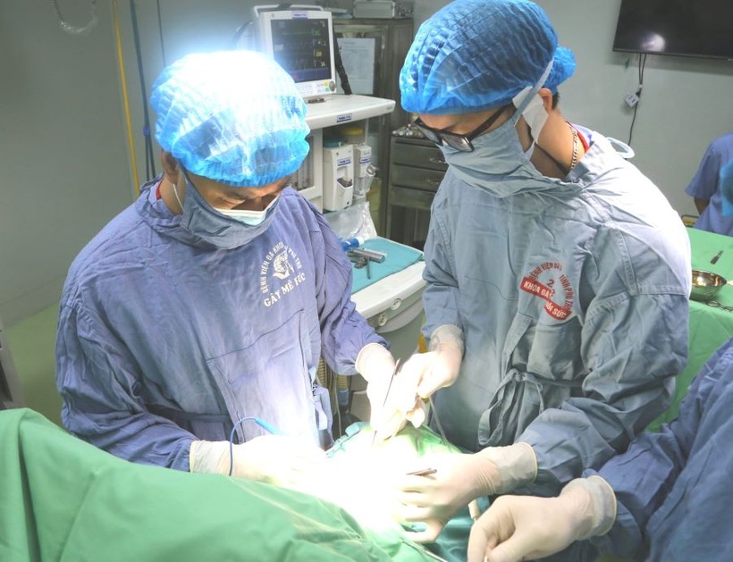 Khoa Ngoại Thần kinh, BVĐK tỉnh Phú Thọ thực hiện nhiều ca bệnh khó bằng các phương pháp phẫu thuật hiện đại nhất hiện nay.