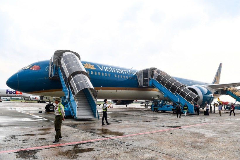 chiếc Boeing 787-10 mang số hiệu VN249 đã khởi hành từ thủ đô Hà Nội bay tới thành phố Hồ Chí Minh