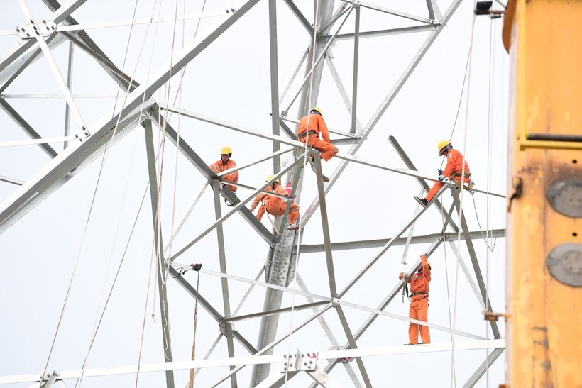Sau khi hoàn thành, công trình sẽ tăng cường năng lực truyền tải điện trên trục đường dây 500kV Bắc-Trung, góp phần tăng cường cung cấp điện cho miền Bắc.