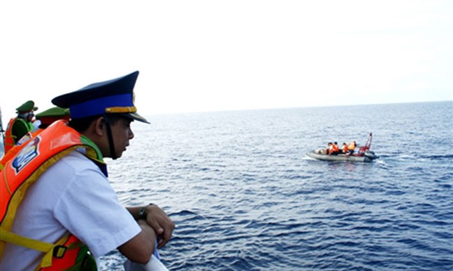 Cảnh sát biển Việt Nam tập huấn tuần tra, kiểm soát trên biển.