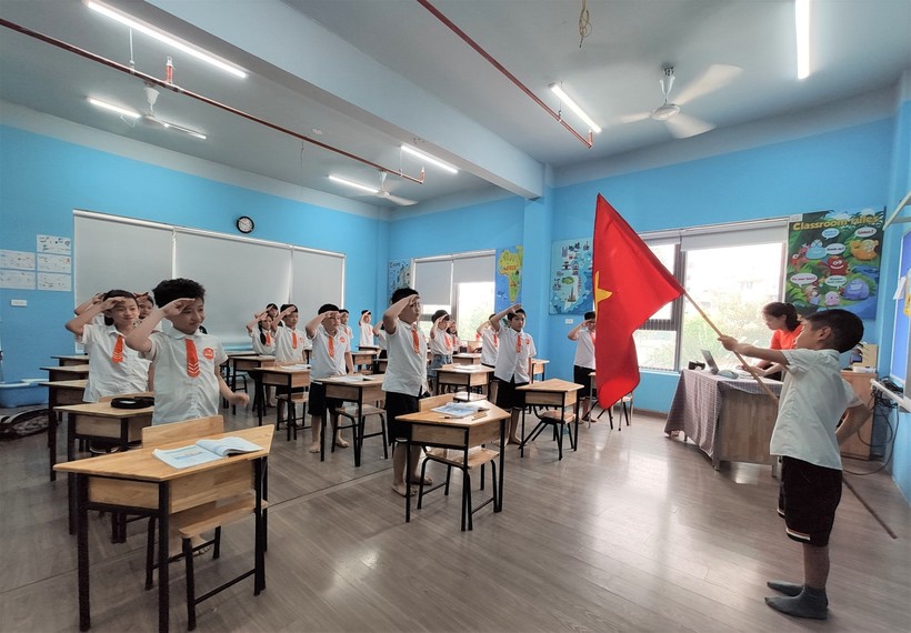 Trường Tiểu học – THCS Newton, Hoài Đức, Hà Nội đón học sinh trở lại học sau hơn 3 tháng nghỉ học phòng chống Covid-19.