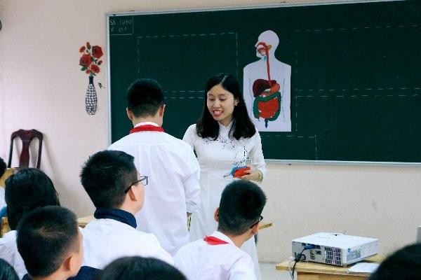 Cô Nguyễn Thị Bích Dậu trong giờ dạy học.
