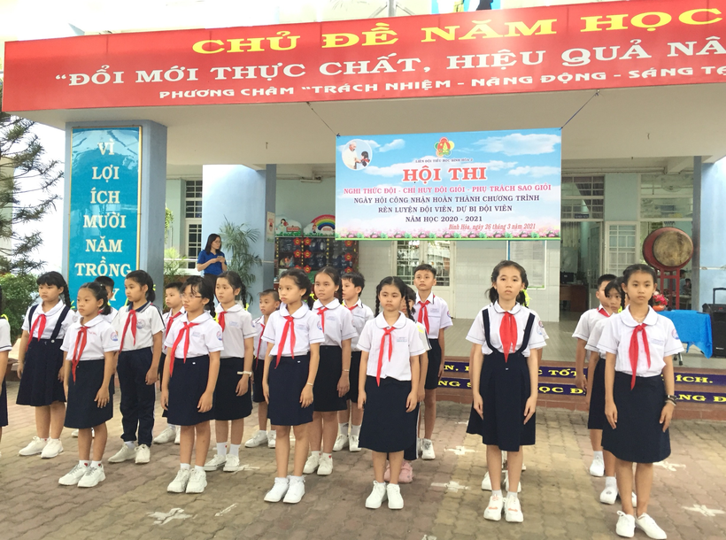 Hội thi Nghi thức đội - chỉ huy đội giỏi tại Trường tiểu học Bình Hoà 2 (Thuận An, Bình Dương).