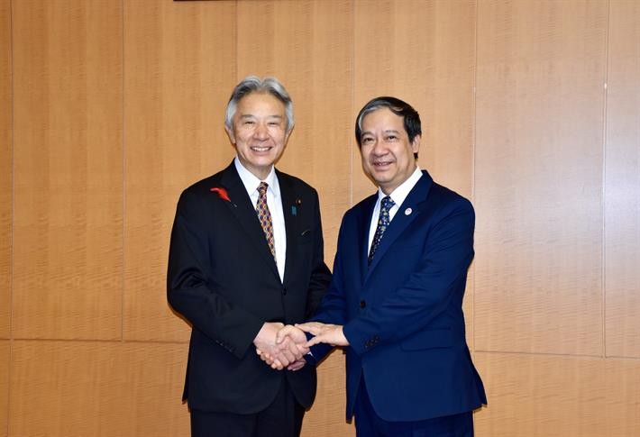 Bộ trưởng Nguyễn Kim Sơn và Bộ trưởng Bộ Giáo dục, Văn hóa, Thể thao, Khoa học và Công nghệ Nhật Bản Moriyama Masahito.