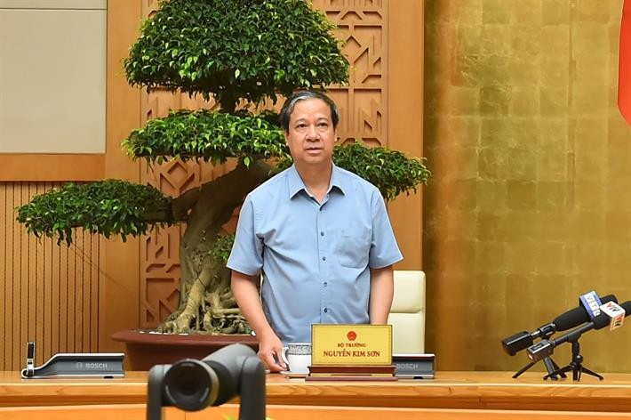 Bộ trưởng Nguyễn Kim Sơn phát biểu tại cuộc họp.
