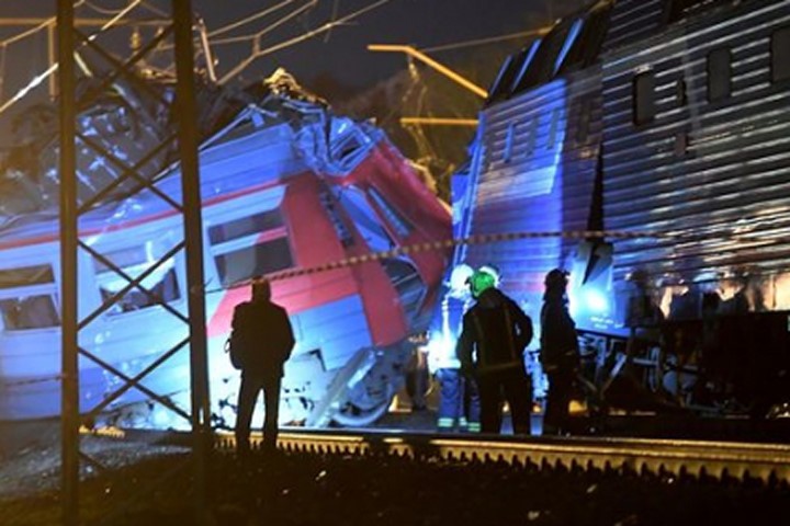 Hiện trường 2 tàu hỏa đâm nhau trực diện ở Nga, 50 người bị thương