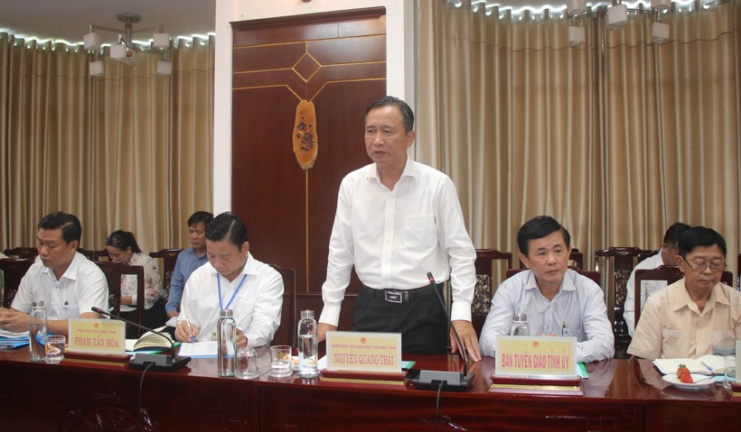 Ông Nguyễn Quang Thái báo cáo về công tác chuẩn bị cho kỳ thi tốt nghiệp THPT