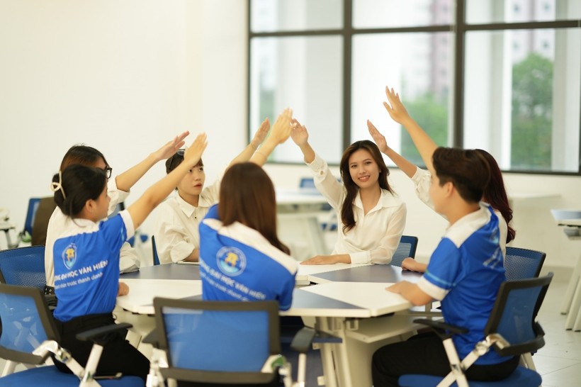 Xét tuyển học bạ vào VHU đến 30/06 thí sinh được nhận hỗ trợ 50% học phí HK1 từ myU.