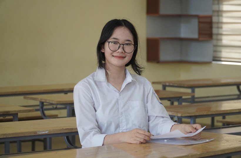 Kỳ thi tốt nghiệp THPT 2024, Hà Tĩnh có hơn 17.000 thí sinh dự thi. Trong đó có hơn 8.000 thí sinh nữ. (Trong ảnh thí sinh Khánh Huyền - HS Trường THPT Phan Đình Phùng).