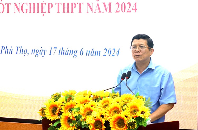 Ông Nguyễn Văn Mạnh - Giám đốc Sở GD&ĐT tỉnh Phú Thọ phát biểu tại Hội nghị.