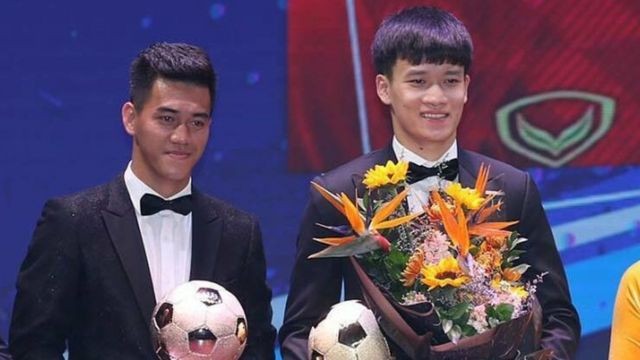 Tiến Linh giành Quả bóng Đồng Việt Nam 2021.