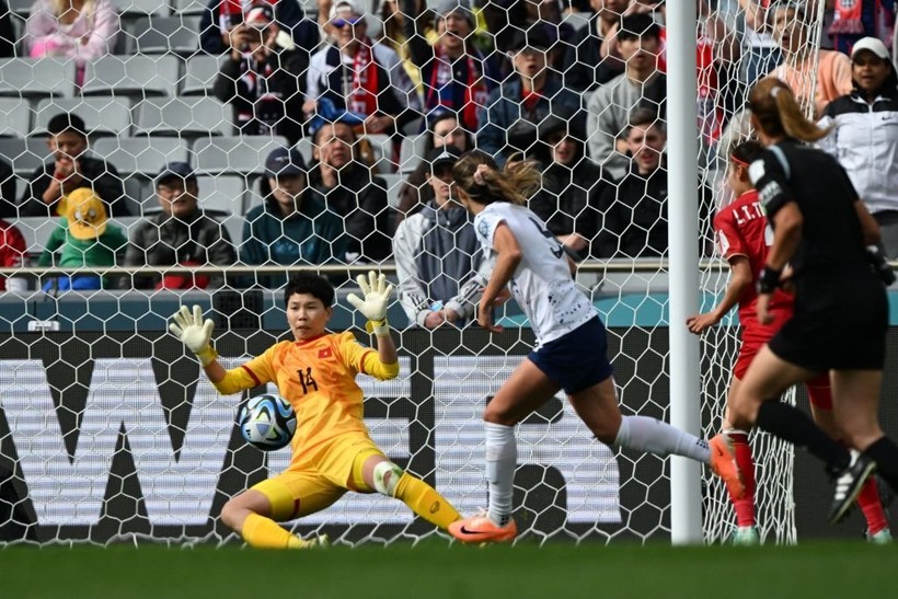 Tuyển nữ Việt Nam để thua cách biệt trước tuyển Mỹ ở trận ra quân World Cup.