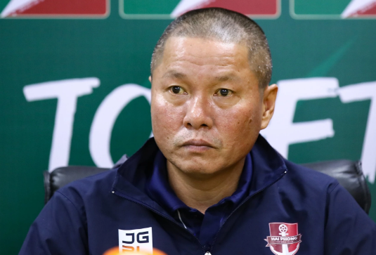 HLV Chu Đình Nghiêm không giấu nổi sự thất vọng sau trận thua của Hải Phòng trước Nam Định.