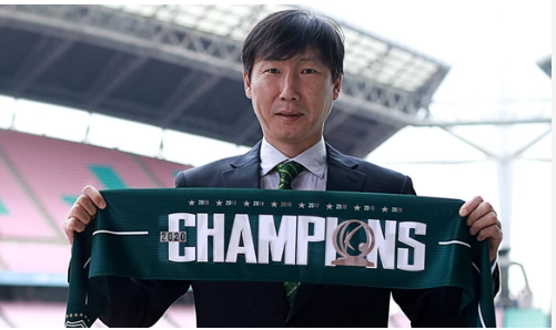 Huấn luyện viên Kim Sang-sik được đồn đoán sẽ dẫn dắt tuyển Việt Nam.