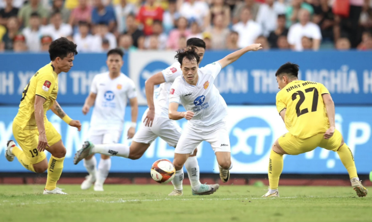 Nam Định thua sốc Hải Phòng ở vòng 20 V-League.