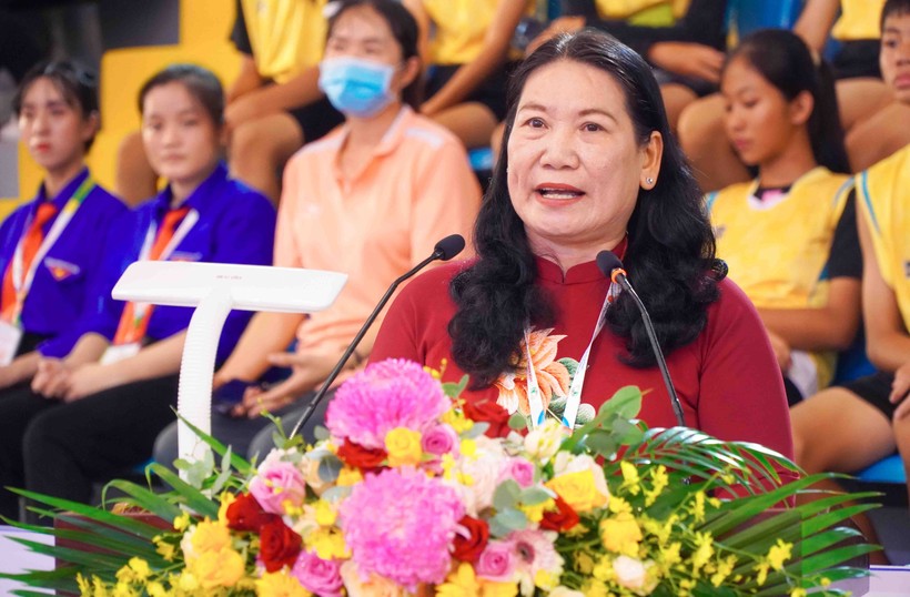 Phó Chủ tịch UBND tỉnh Bến Tre Nguyễn Thị Bé Mười phát biểu khai mạc.