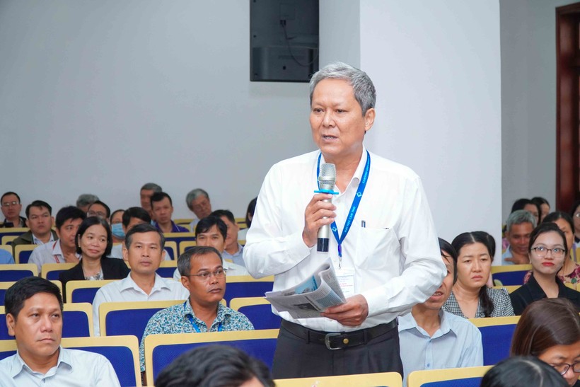 PGS.TS Trần Văn Minh - Phó Trưởng khoa Sư phạm, Trường ĐH Cần Thơ trao đổi tại hội thảo.