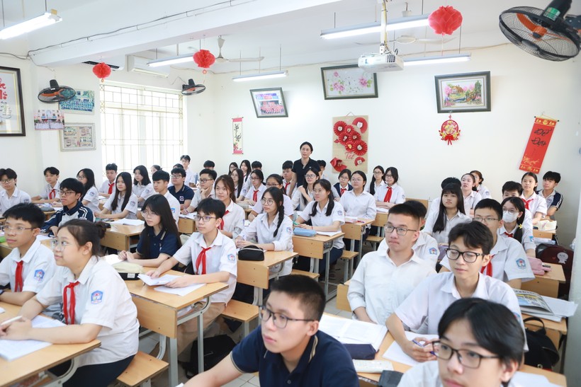 Một giờ ôn tập môn Ngữ văn của học sinh Trường THCS Giáp Bát, quận Hoàng Mai.