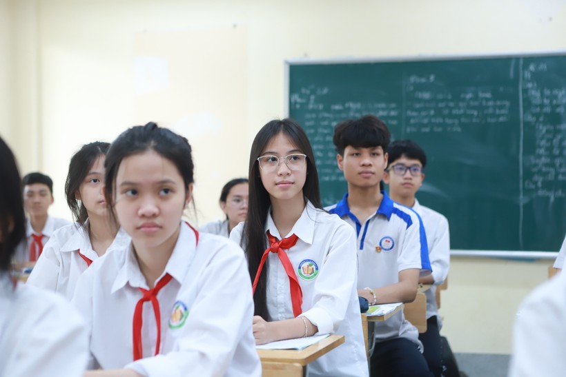 Thí sinh lớp 9 tại Hà Nội đang gấp rút ôn tập cho kỳ thi tuyển sinh vào lớp 10 năm 2024. Ảnh minh họa: Đình Tuệ.