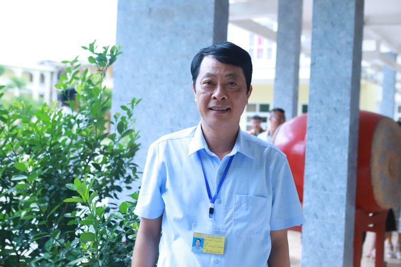 Thầy Lê Thanh Giang - Trưởng Điểm thi Trường THPT Ngô Quyền, TP Nam Định. Ảnh: Đình Tuệ.