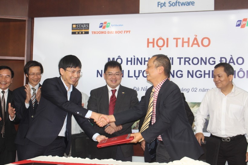 Lễ ký kết thỏa thuận hợp tác đào tạo và cam kết tuyển dụng SV giữa ĐH FPT Đà Nẵng và FPT Software.