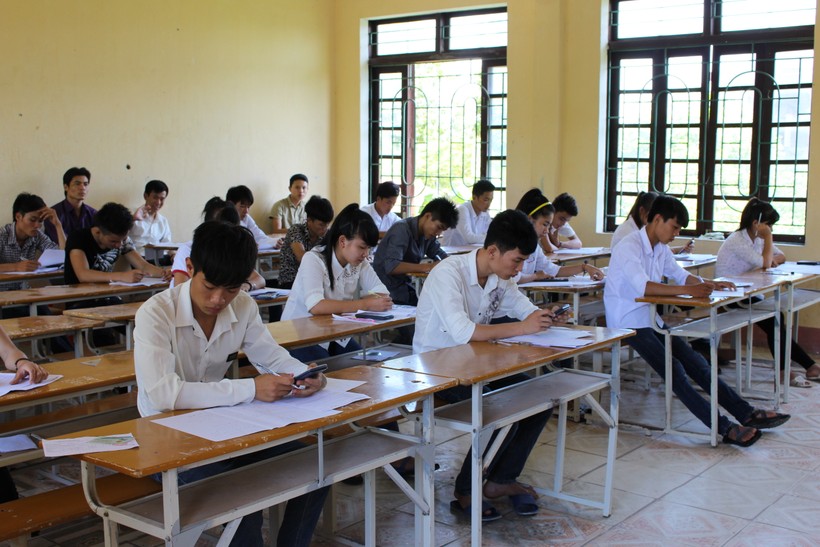 Học sinh tham dự kỳ thi THPT quốc gia năm 2016 tại Thanh Hóa. Ảnh: Nguyễn Quỳnh