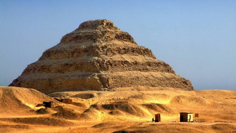 Khám phá kim tự tháp “già” nhất Ai Cập