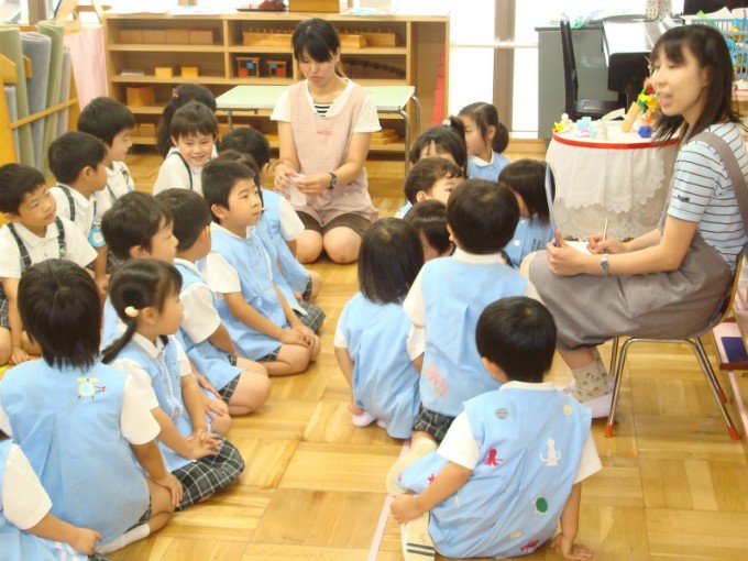 Chẳng đánh mắng, giáo viên mầm non Nhật Bản uốn nắn trẻ bằng cách nói dịu dàng
