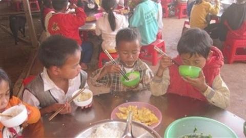 Quảng Nam: Hỗ trợ HS vùng biên thoát nguy cơ bỏ học