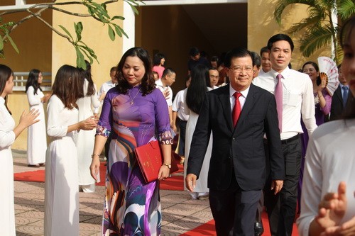 Phó Thủ tướng Chính phủ Trịnh Đình Dũng gióng trống khai trường tại Vĩnh Phúc