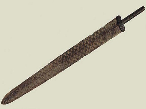 Sửng sốt khi biết con dao dùng làm bếp lâu nay là thanh kiếm cổ 3000 năm tuổi