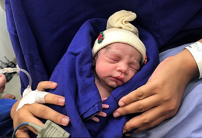 Em bé đầu tiên trên thế giới sinh ra từ tử cung người chết
